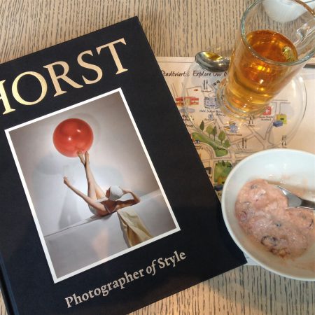 Meine Lektüre zum Frühstück in Hotel Indigo